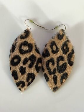 Leopard Print Faux Fur Leaf Drop Earrings in Tan & Black
